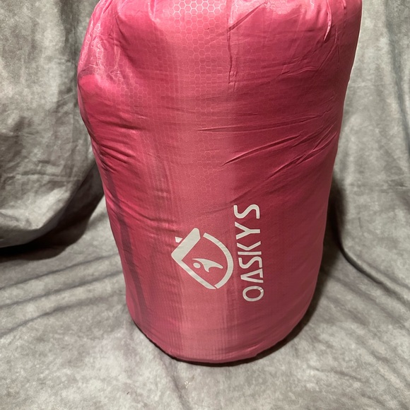 Oaskys Pink Sleeping Bag with Carry Bag - Picture 3 of 5